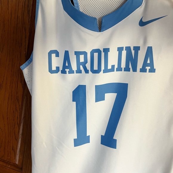 Carolina Blue Jersey with number 17: Size M - Picture 2 of 4